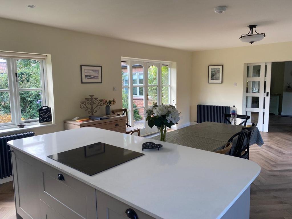 Lovely Quiet Cottage Sleeps 4 Adults, 4 Children, Dog Friendly Cley next the Sea Exterior foto